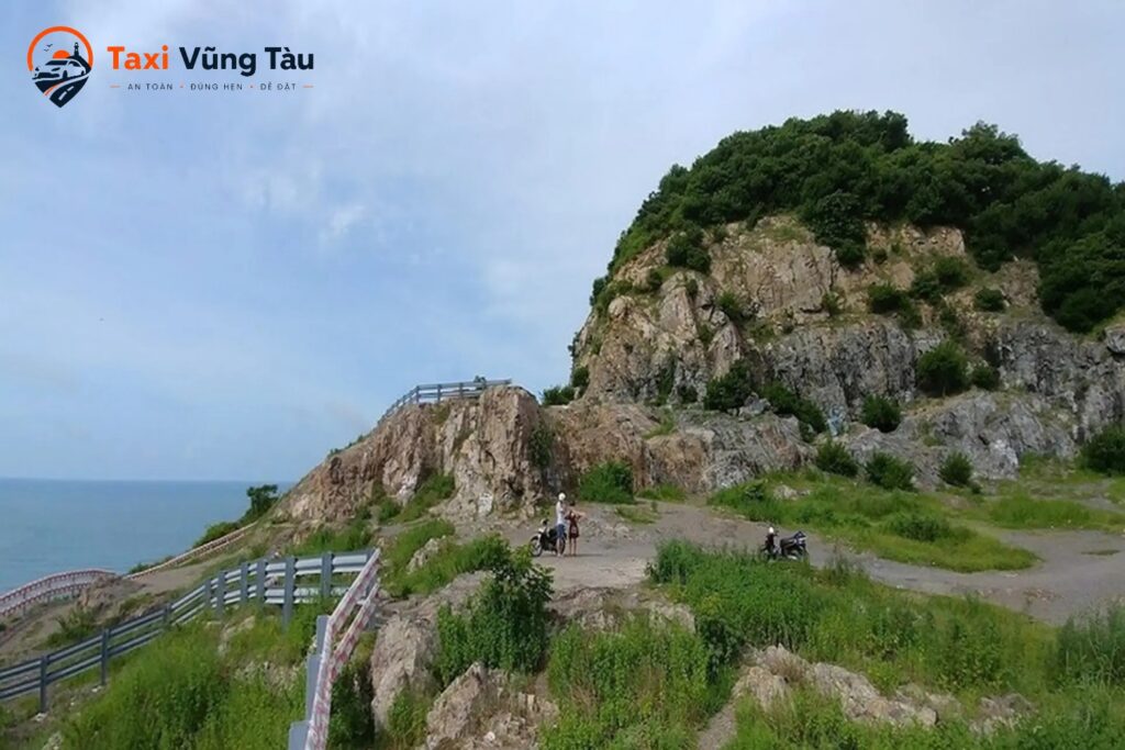 Đồi Con Heo là địa danh nổi tiếng mà ai cũng nên ghé khi tham quan Vũng Tàu