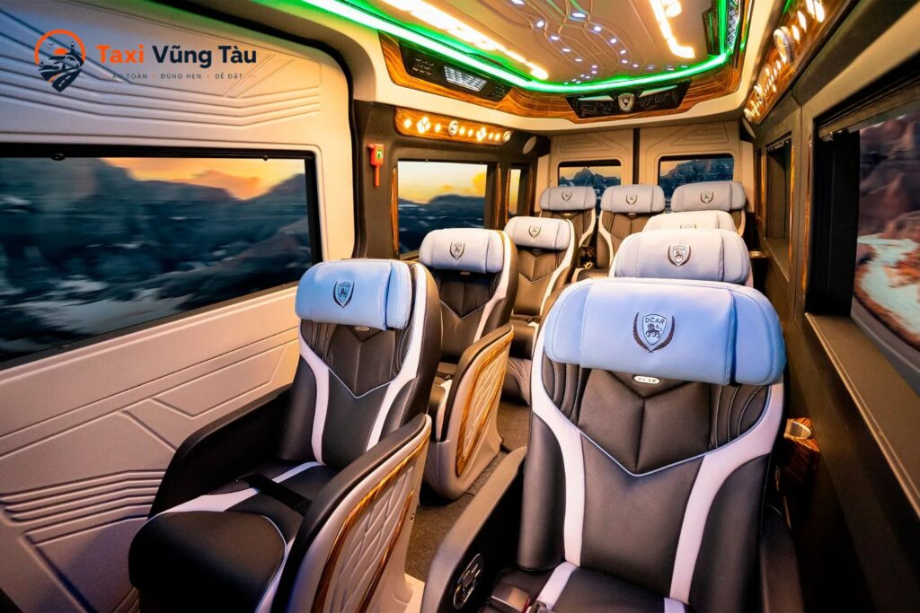 Xe Limousine cao cấp có sức chứa khoảng 9 - 19 hành khách Xe Limousine cao cấp có sức chứa khoảng 9 - 19 hành khách