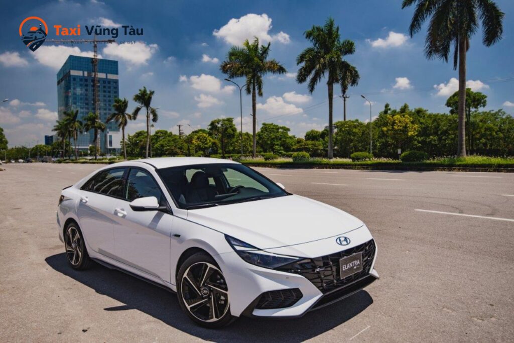 Xe 4 chỗ đời mới, chỗ ngồi êm, sạch sẽ Xe 4 chỗ đời mới, chỗ ngồi êm, sạch sẽ