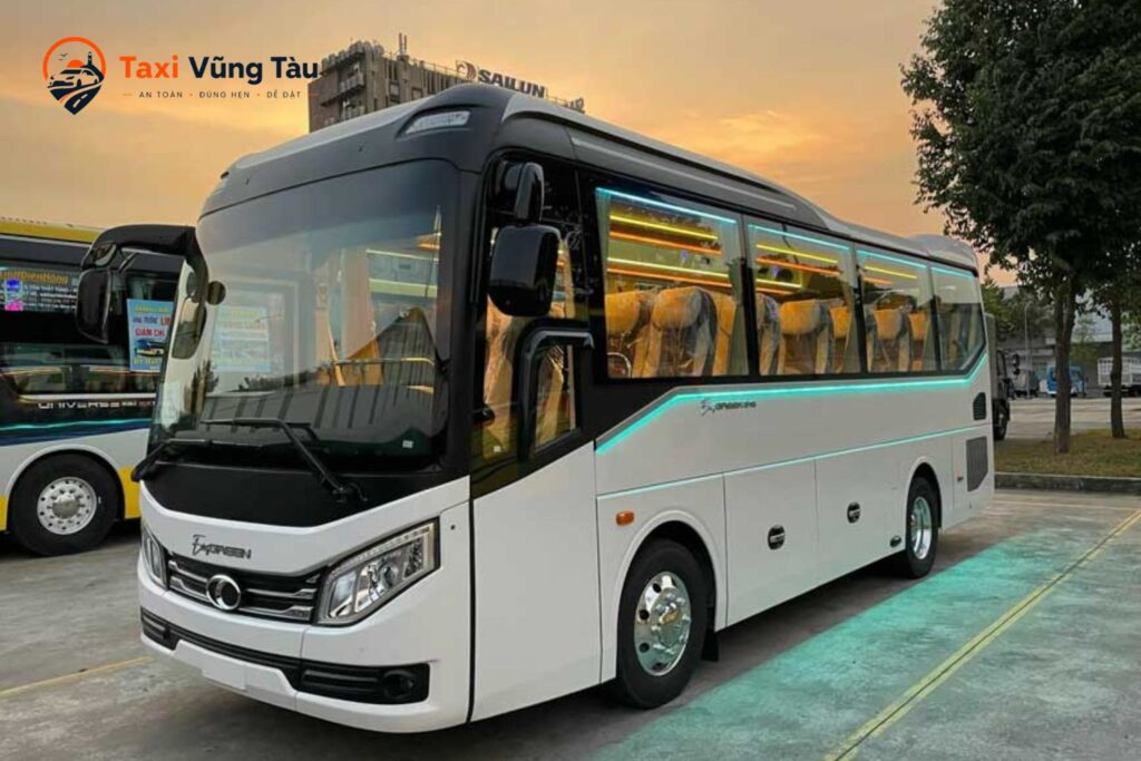 Thuê xe 29 chỗ phù hợp cho công ty, doanh nghiệp đi team building, du lịch Đà Lạt